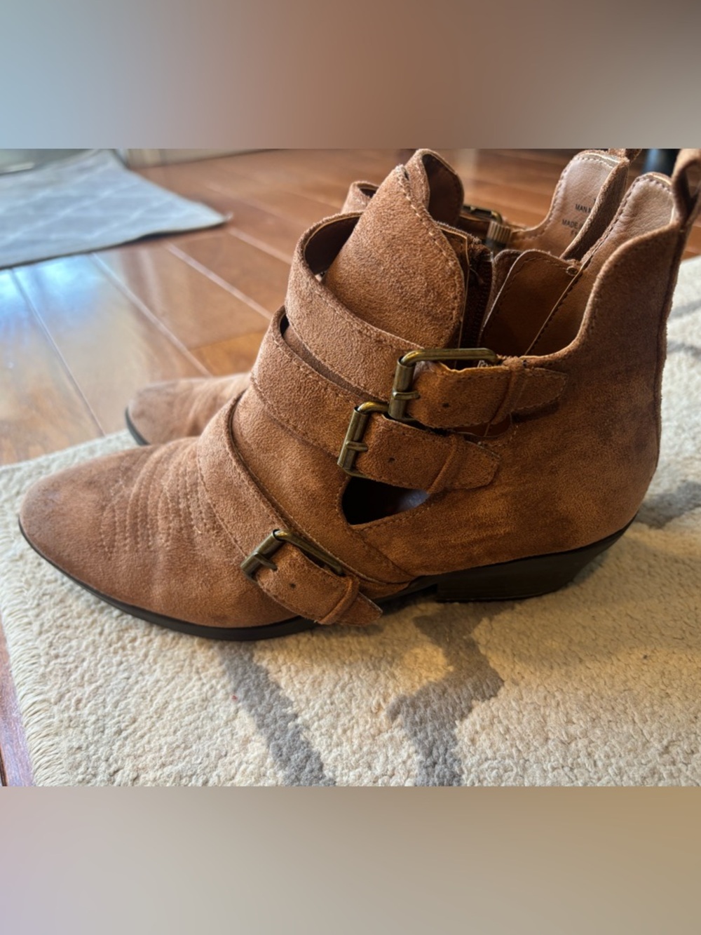 Universal Thread Western Style Suede Buckle Cutout Bootie size 6.5